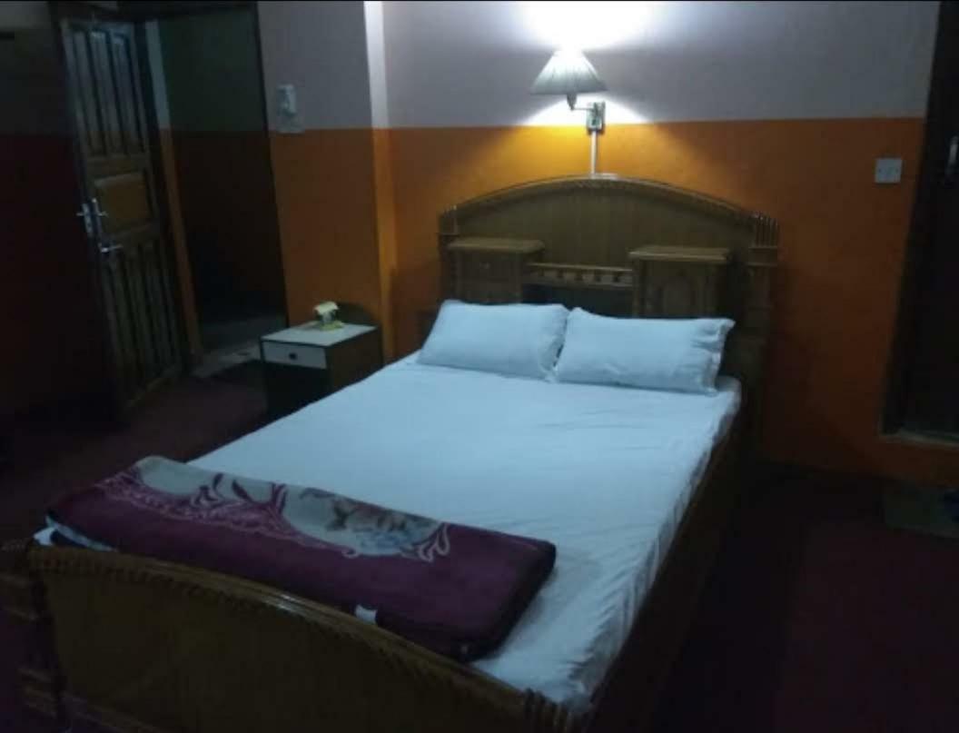 Hotel Mount Heaven Pokhara Exteriör bild
